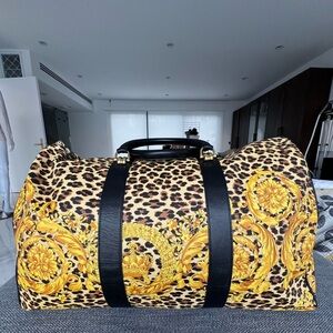 Gianni Versace 90s Barocco Leopard Print Duffle Weekender Travel Bag